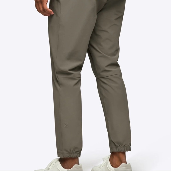 Cuts Men’s AO Slim Fit Breathable & Moisture Wicking Jogger in Canyon, Small - Picture 6 of 13